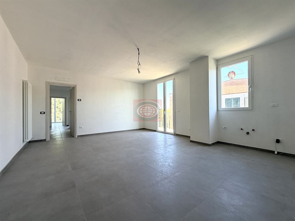 Sala di Cesenatico: APPARTAMENTO + LABORATORIO - Eleganza, Indipendenza e Spazio ai Tuoi Progetti