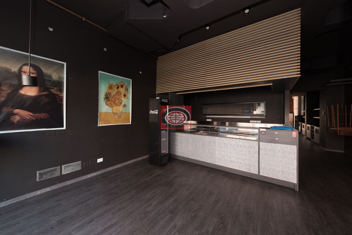 CESENA zona CENTRALE (AUN223): Locale ad uso RISTORANTE completamente arredato, superficie 250 mq con canna fumaria.