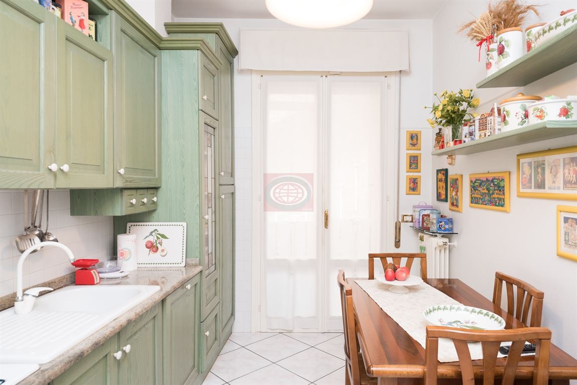 SAN MAURO IN VALLE: appartamento con 3 camere letto, cucina abitabile e garage.