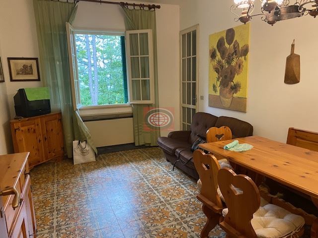 VERGHERETO Centro (LAC103). Si Affitta anche come casa vacanza, un appartamento in buono stato, con 3 camere da letto matrimoniali e garage