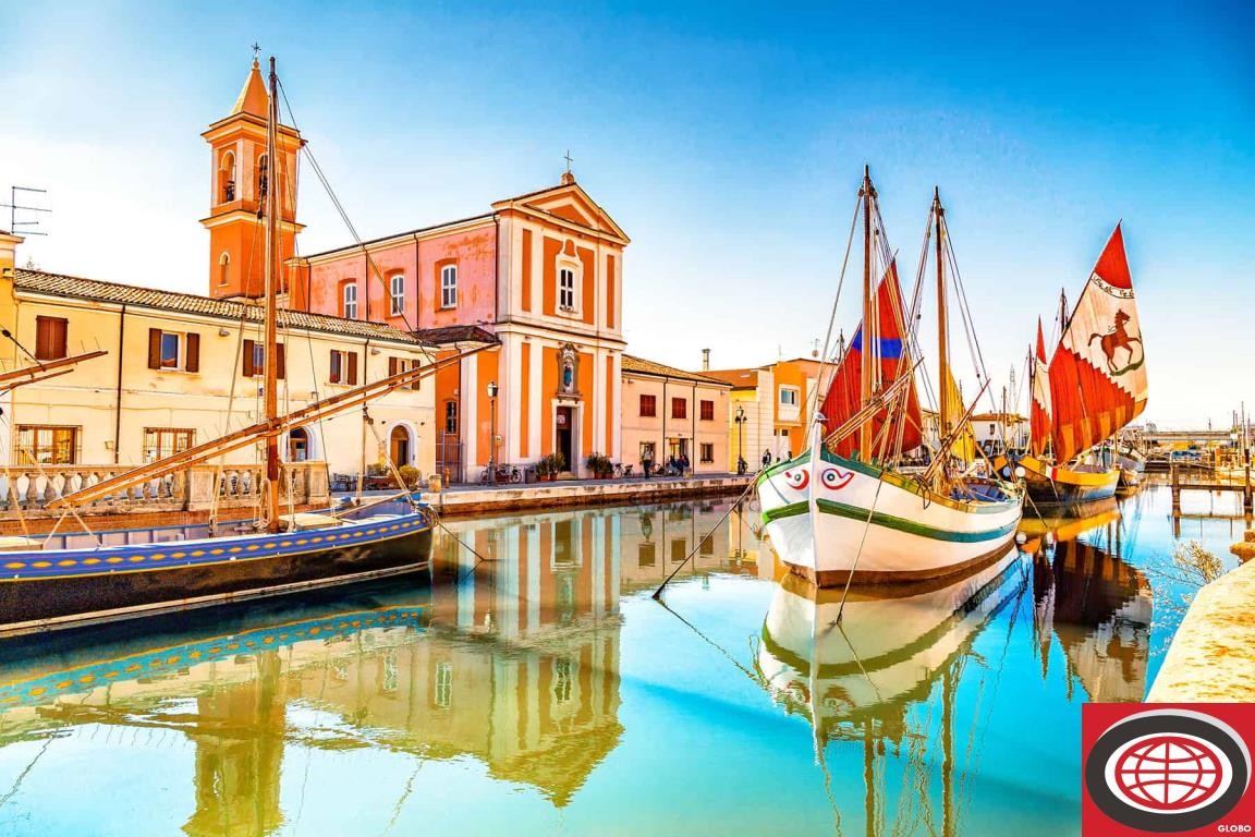 CESENATICO: casa abbinata ai lati DA RISTRUTTURARE con GIARDINO PRIVATO e POSTI AUTO - vista portocanale