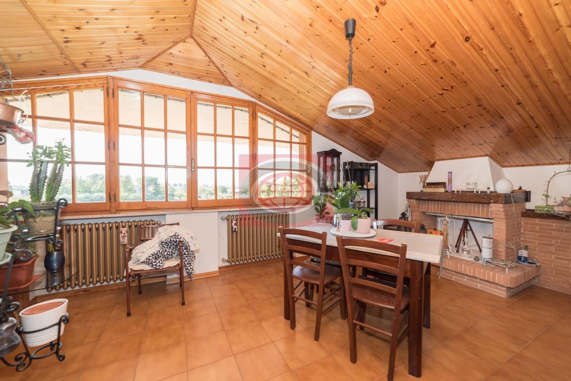 MARTORANO - appartamento in bifamiliare RISTRUTTURATO con INGRESSO INDIPENDENTE - 3 letto, 2 bagni, ampia zona giorno, TERRAZZO